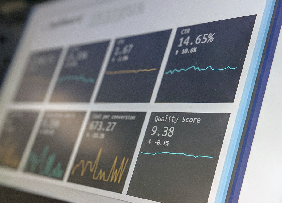 SEO reporting dashboard showing traffic and ranking trends